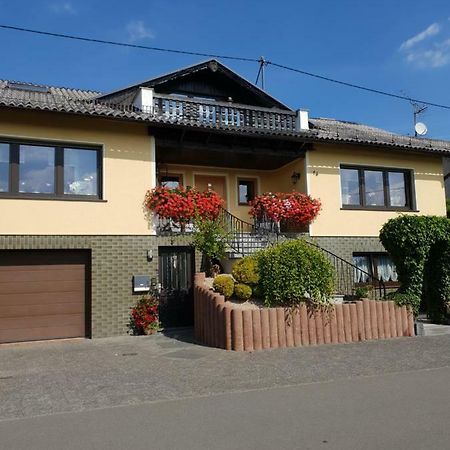 Eifelflair Apartment Retterath Екстериор снимка