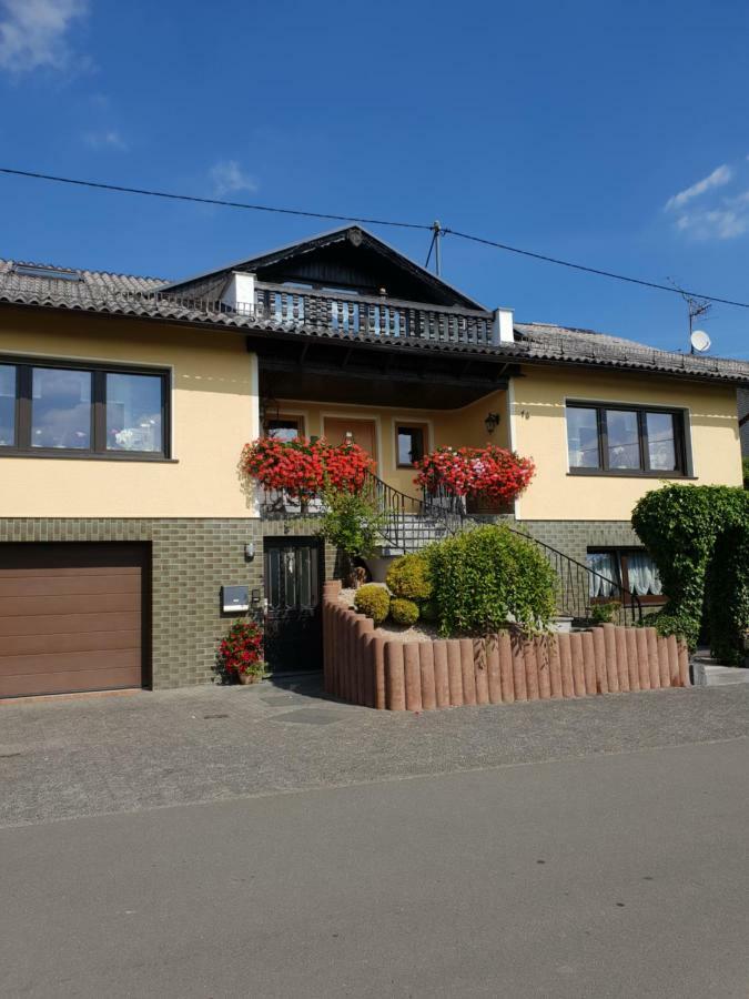 Eifelflair Apartment Retterath Екстериор снимка